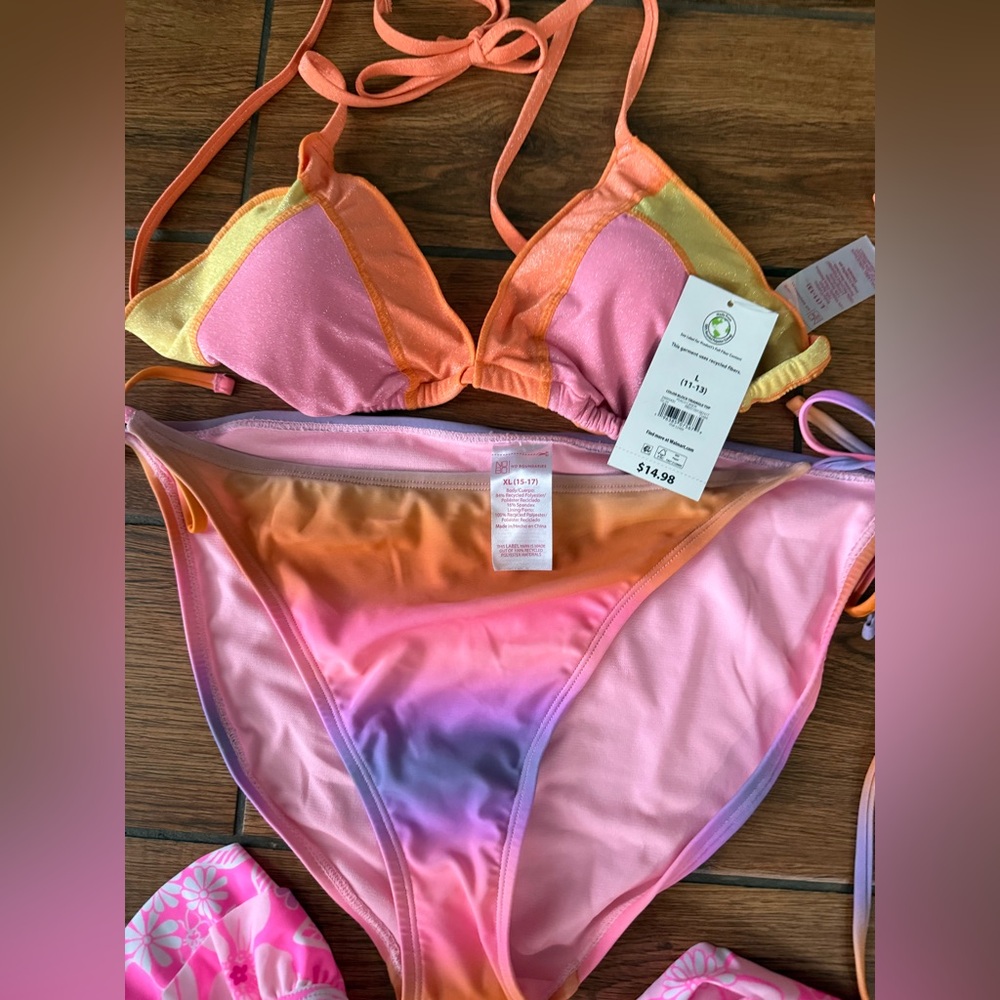 NWT Bundle of Bikinis 👙 - Picture 2 of 7
